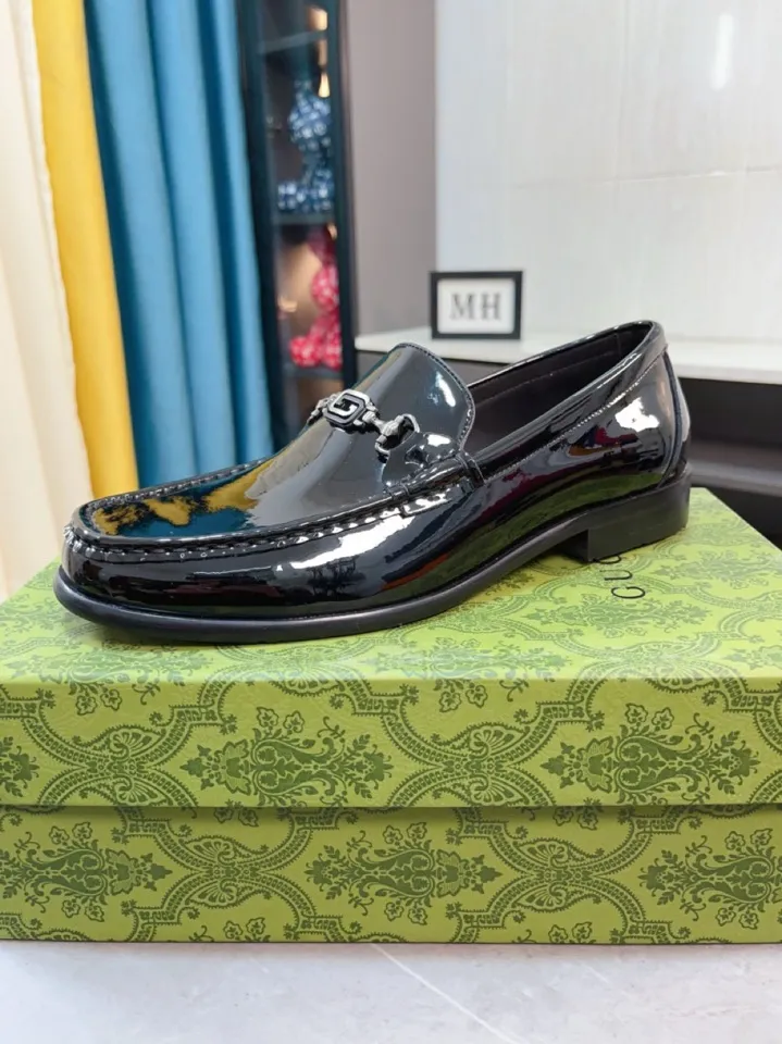 Men's shoes 💰500🌹🌹Niuli [GUCCI Gucci] A new style of formal men's leather shoes is coming~ The original quality upper is made of patent leather imported from Italy, the leather is soft and delicate, comfortable and soft first-layer cowhide lining, rubber wear-resistant outsole, the shoe shape is dignified and domineering, and the luxury charm cannot be concealed! The natural and free nouveau riche leads the trend. Code number: 38-44